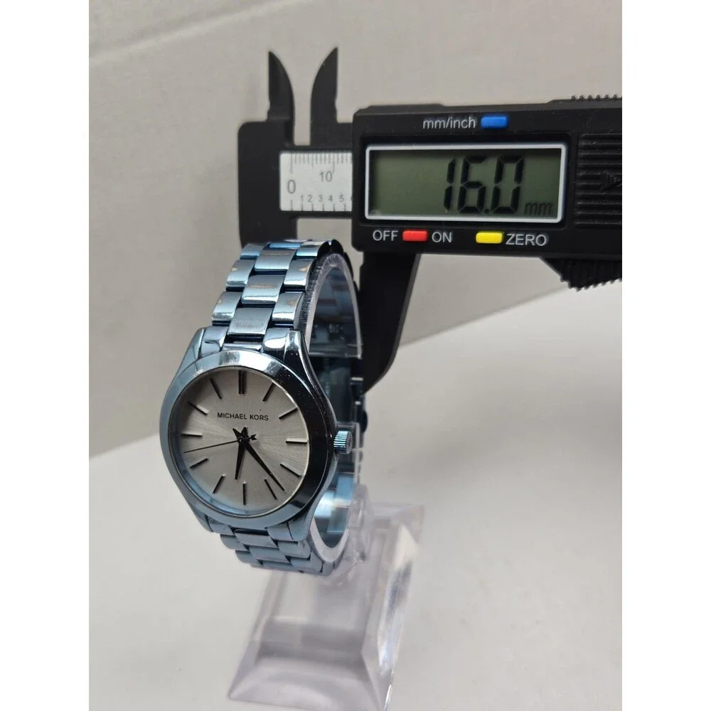 Michael Kors Runway Womens Blue Steel Silver Dial 34mm Quartz Watch New Battery